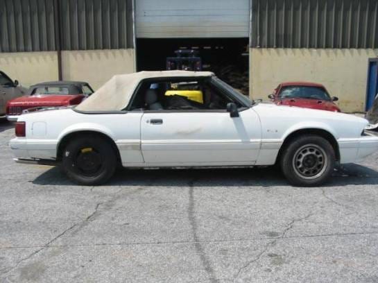 1992 Ford Mustang 5.0 HO AOD Automatic - White thumbnail 2