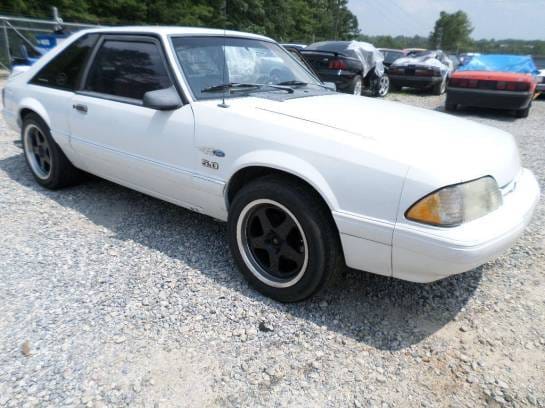 87-93 Ford Mustang Hatchback 5 Automatic - White