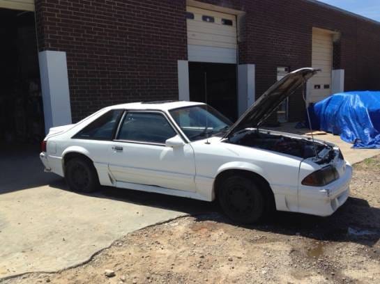1989 Ford Mustang GT White thumbnail 2