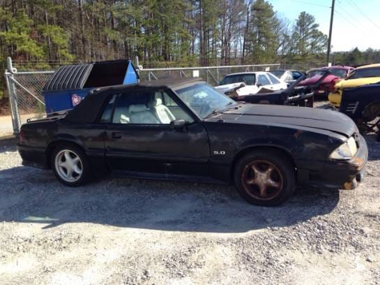 1990 Ford Mustang GT Convertible  thumbnail 2