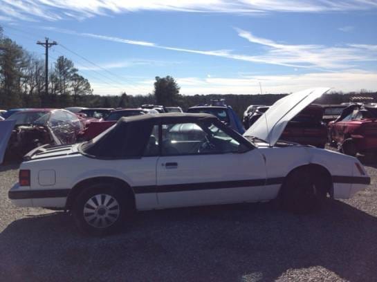1986 Ford Mustang LX Convertible  thumbnail 2