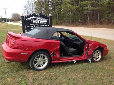 1995 Ford Mustang GT Convertible  thumbnail 2