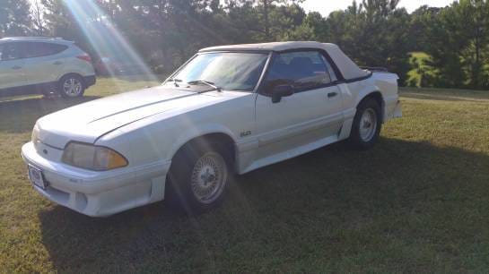 1988 Ford Mustang GT - White Convertible  thumbnail 2