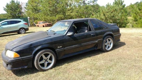 1990 Ford Mustang GT - hatch thumbnail 3