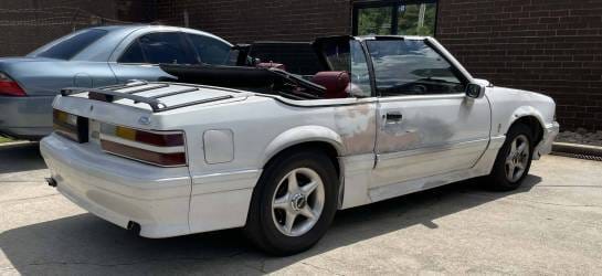 1988 Ford Mustang GT Convertible thumbnail 4