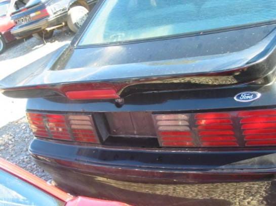 87-93 Ford Mustang Hatchback 5 Automatic - Red & Black