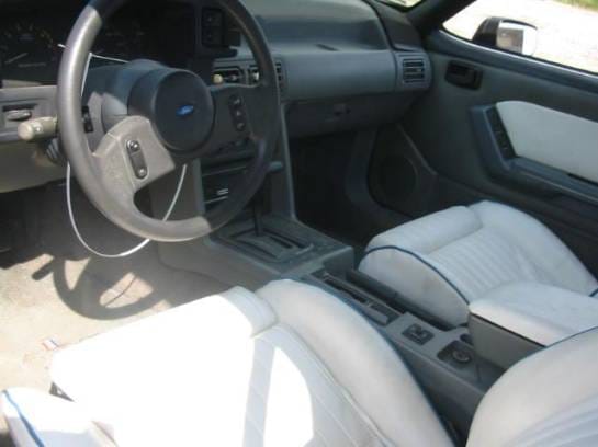 87-93 Ford Mustang Convertible 5 Automatic - Blue