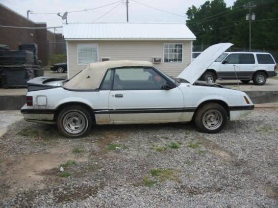 1985 Ford Mustang 5.0 - White - Image 1