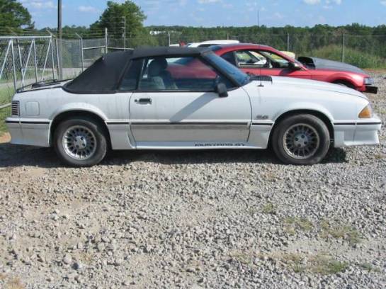 1989 Ford Mustang 5.0 V8 5 Speed - White - Image 1