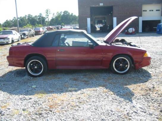1989 Ford Mustang 4.6 L V8 5 Speed - Red - Image 1