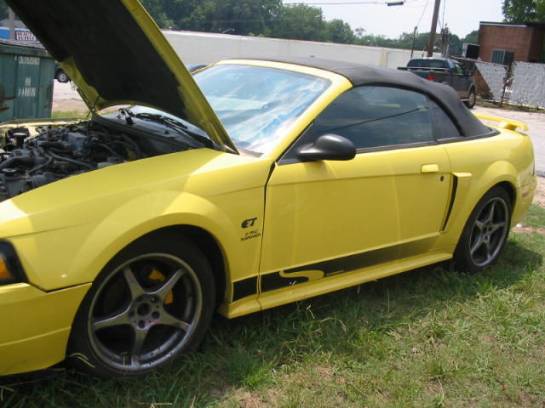 2001 Ford Mustang 4.6 5Speed T45 Yellow - Image 1