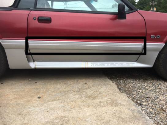 1987-1993 GT Right Side Door Molding - Image 1
