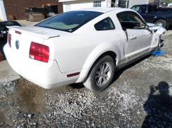 2006 Ford Mustang Coupe V6 - Image 2