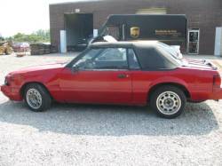 87-93 Ford Mustang Convertible 2.3 Automatic - Red - Image 2
