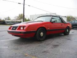 84-86 Ford Mustang Convertible 5 manual - red - Image 2