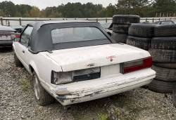 1986 Ford Mustang Covertible 5.0 - Image 2